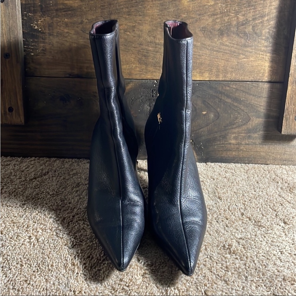 I’m selling my beautiful shoes